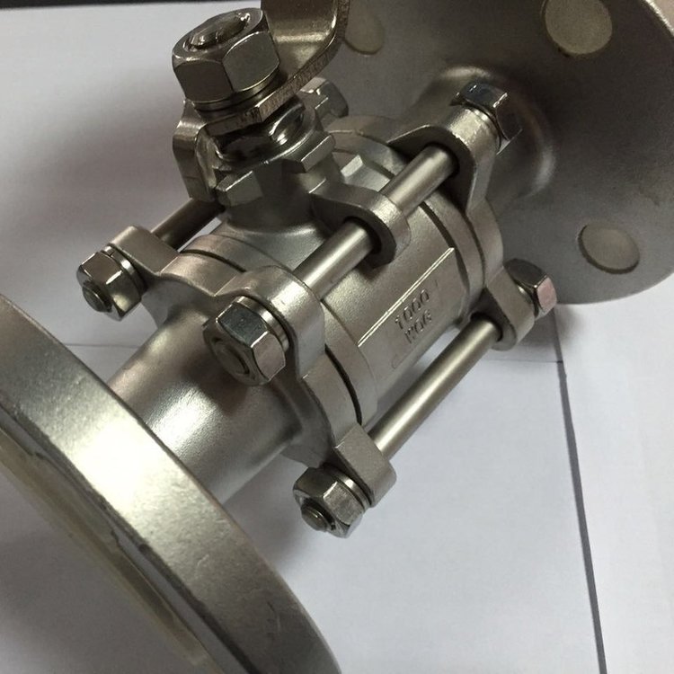 三片式法蘭球閥實(shí)物圖